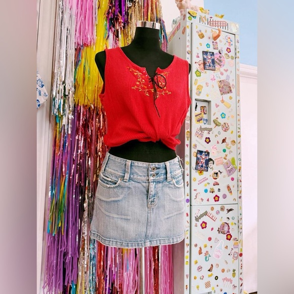 Route 66 Tops - Vintage 90s y2k red embroidered tie up tank.